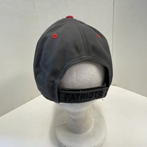 New England Patriots StrapBack Hat Cap Team OSFA NFL Football - Black Silver - Picture 4 of 6